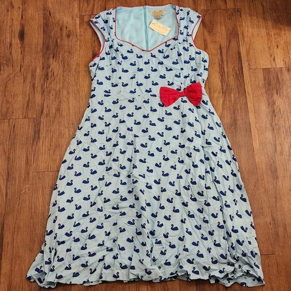 NWT Lindy Bop UK Swan Dress - Picture 2 of 7